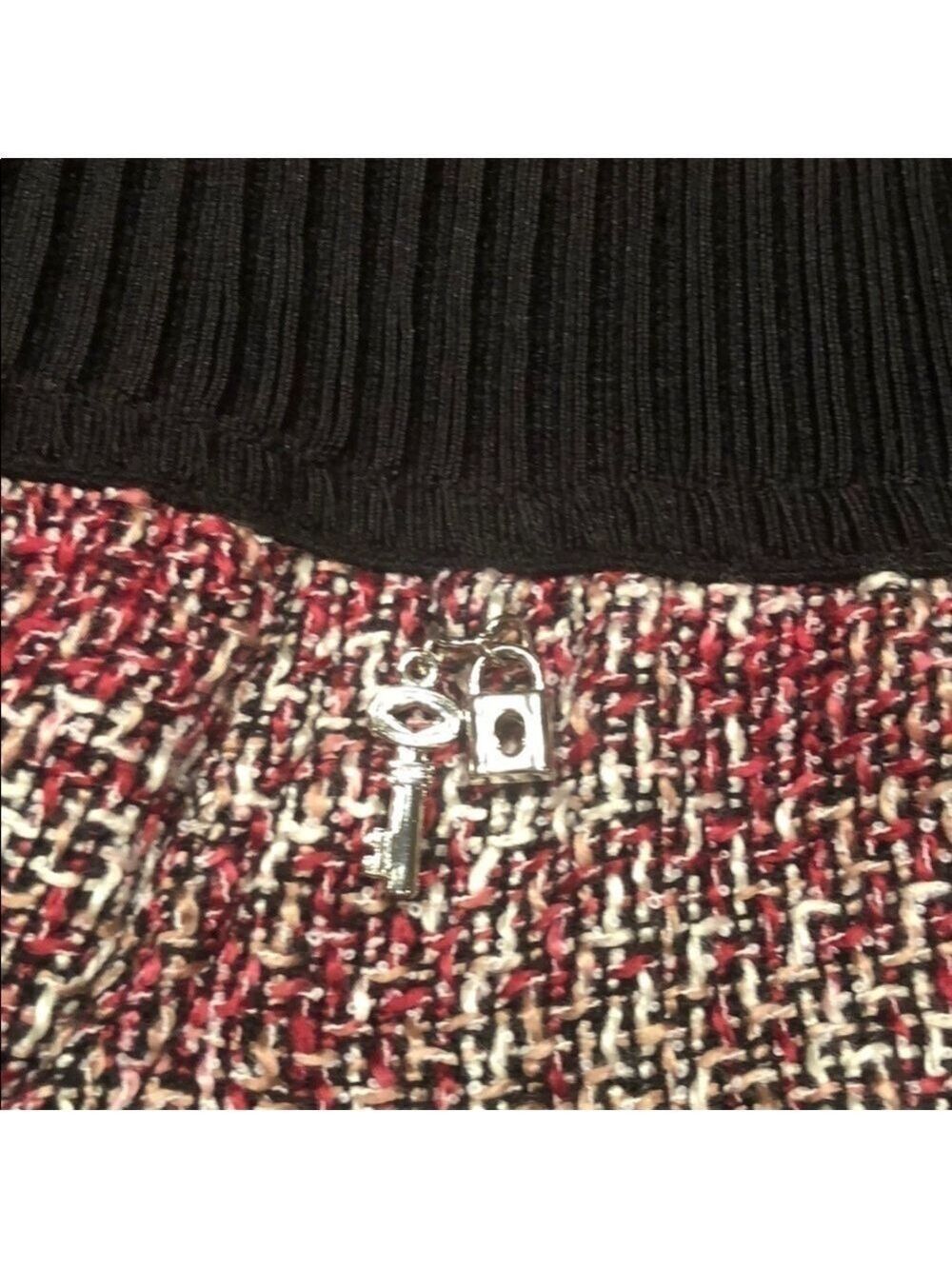 H&M DIVIDED NWT! Adorable Mini-Skirt Size 6 - Picture 3 of 6